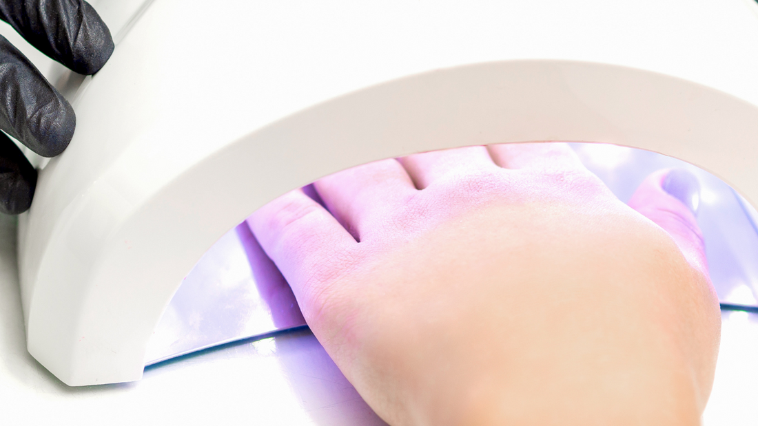 Santé. Lampes de séchage pour vernis à ongles : quelles conséquences sur  votre santé?